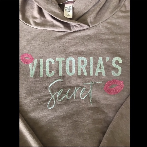 ๐ SOLD Victoria Secret Lounge Lips Hoodie! ๐ - Picture 2 of 7